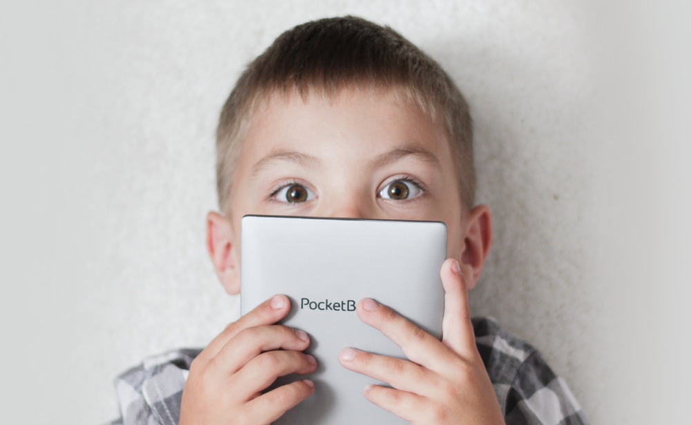 Namiesto školy domáce vzdelávanie: 5 dôvodov, prečo vaše dieťa potrebuje počas karantény elektronickú čítačku